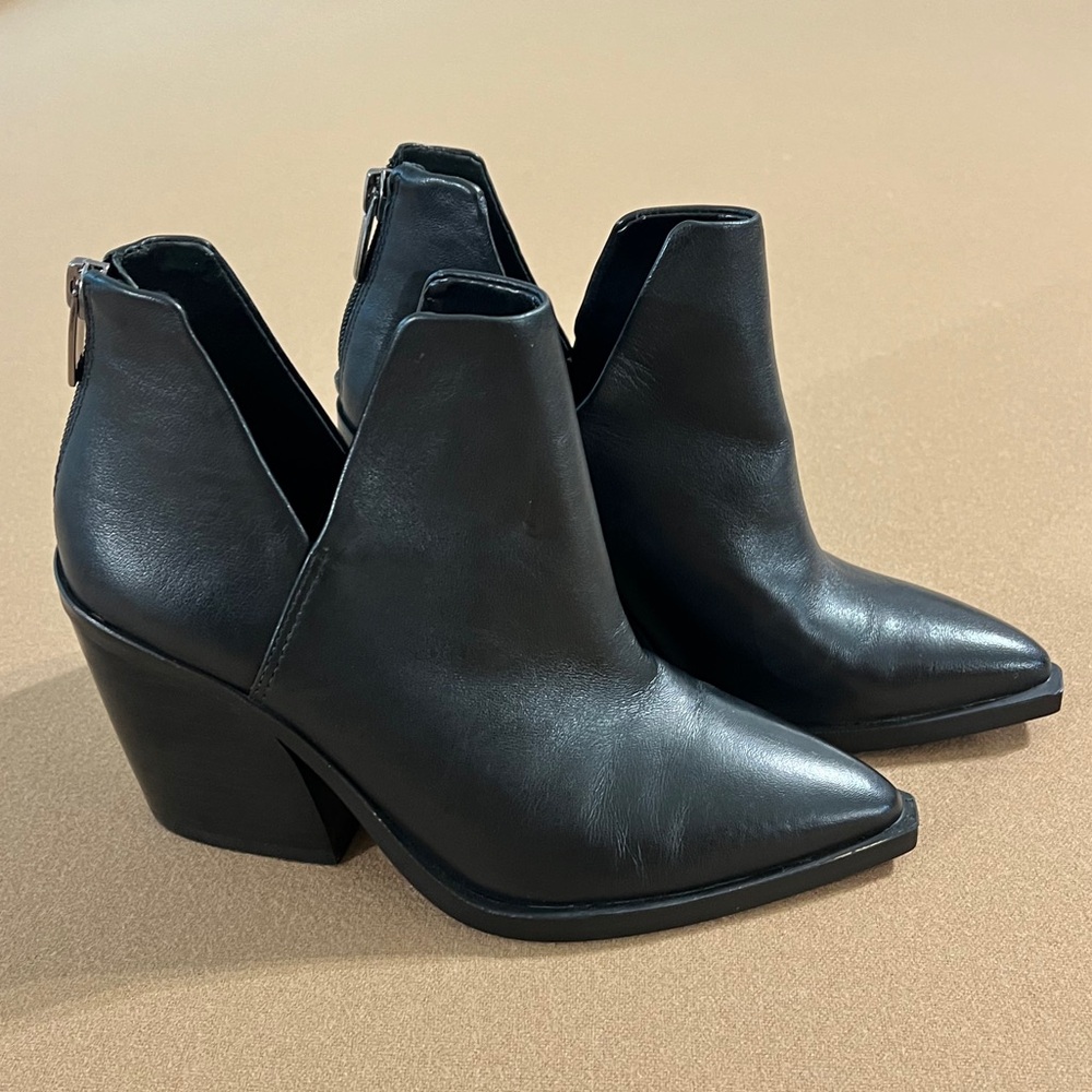 Vince Camuto Gidgeta Booties - Like Brand New -‎ Only Worn Once - No Box